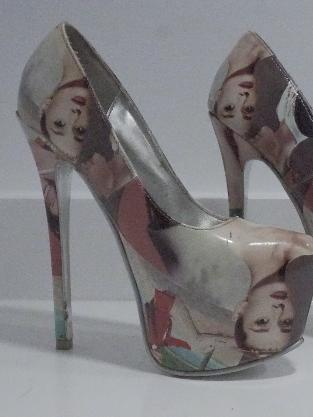 comic colored heels